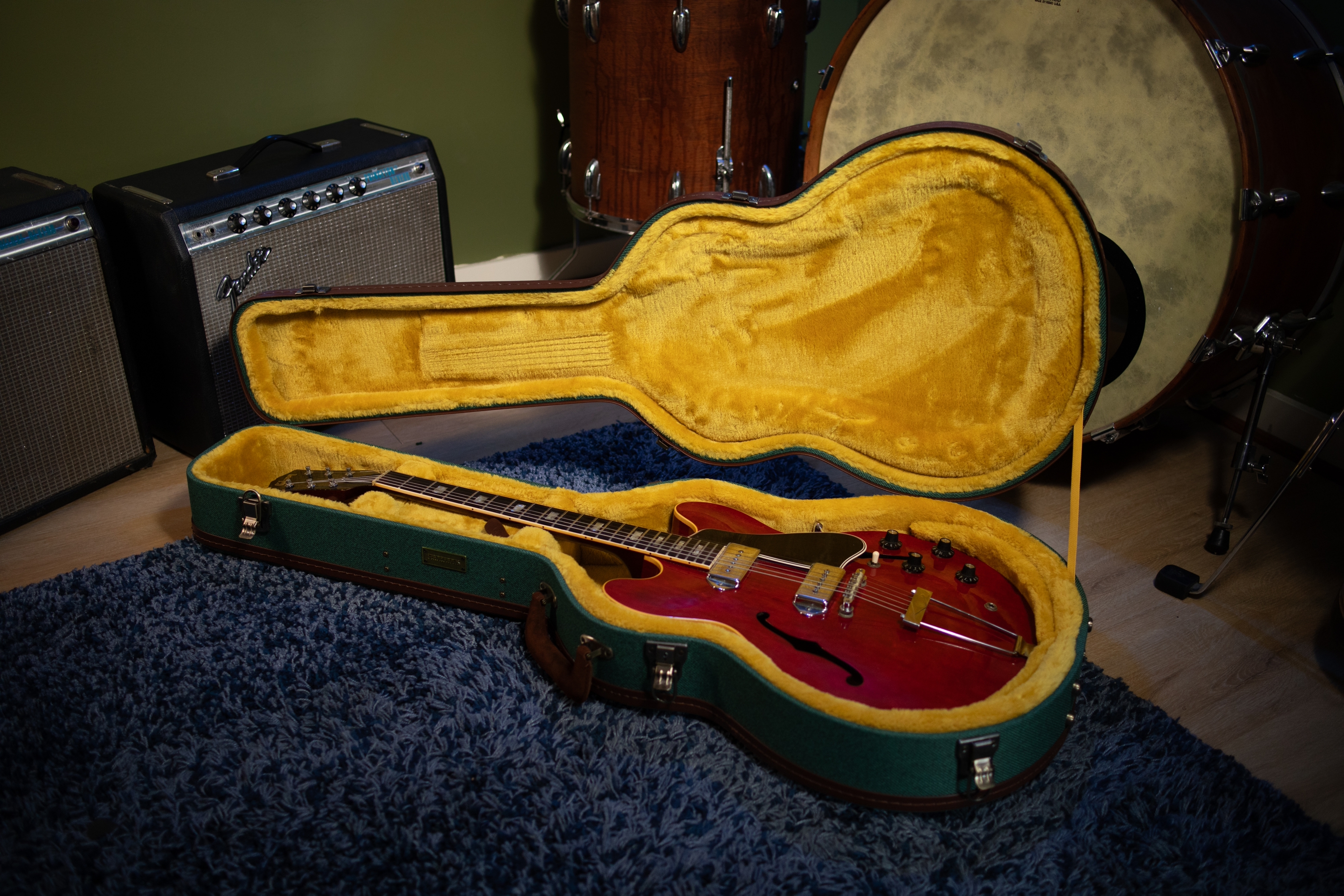 Amazon.com: Crossrock Wooden Case for 335 Style 6-String